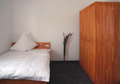 Inwest Hotel Garni Κράιλσχαϊμ Εξωτερικό φωτογραφία